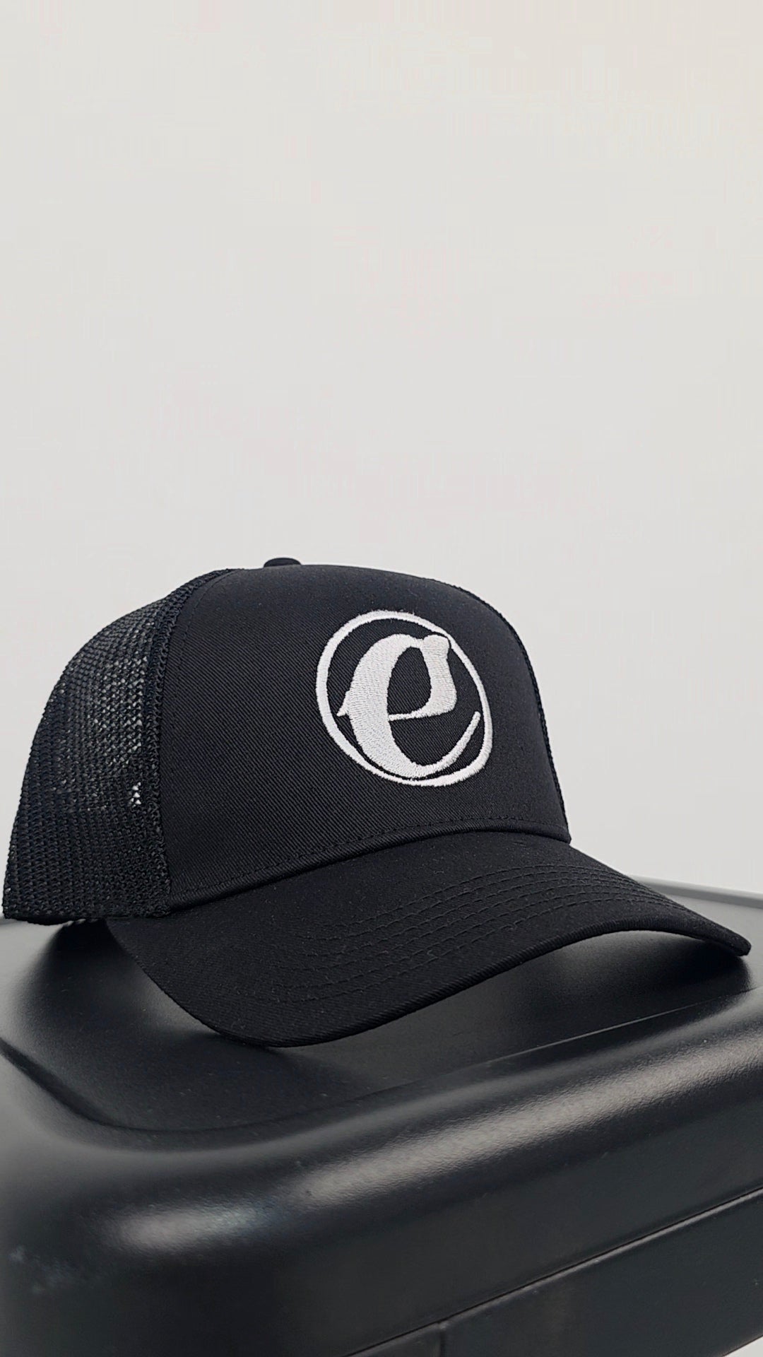 Black Truckers Cap Snap Back