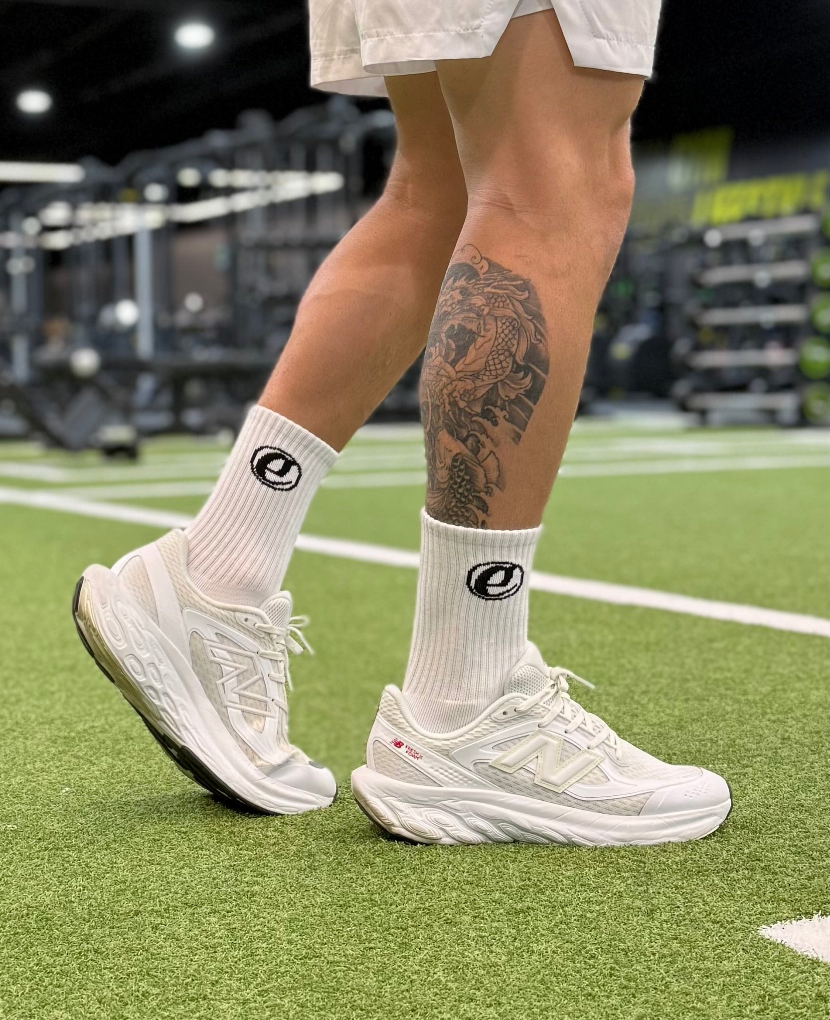 E logo white socks